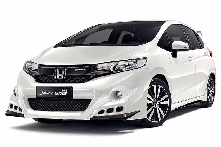 Tại tị trường Malaysia, giá xe Honda Jazz Mugen bán ra từ 88.600 Ringgit cho phiên bản màu xám Modern Steel Metallic (tương đương 504,5 triệu đồng), trong khi bản màu trắng ngọc trai White Orchid Pearl có giá 88.720 Ringgit (505,1 triệu đồng).