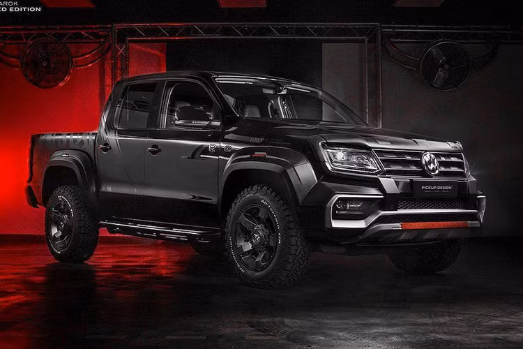 Ngoài ra, với hệ thống xả mới và bộ phát wifi bên trong cabin, người lái có thể điều chỉnh tiếng nổ của xe qua ứng dụng cài trên điện thoại. Pickup Design sẽ chỉ nhận độ đúng 500 chiếc Amarok lên cấu hình Amy với giá 13.995 Euro (tương đương 376,7 triệu đồng) - gần gấp đôi so với mức giá khởi điểm của chiếc xe tại Đức (32.076 Euro). Như vậy, mức giá rẻ nhất để dân chơi có thể sở hữu một chiếc Amarok độ Amy là 46.071 Euro (tương đương 1,23 tỷ đồng).