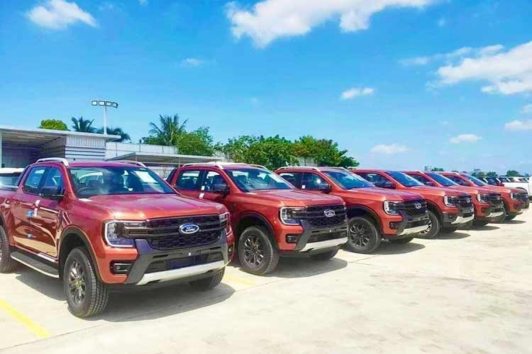 Theo báo cáo từ Hiệp hội các nhà sản xuất ôtô Việt Nam (VAMA), lượng xe bán tải tại Việt Nam tiêu thụ trong tháng 9 khởi sắc hơn so với tháng trước đó. Hầu hết các mẫu xe đều có dấu hiệu tăng trưởng dương. Tuy nhiên, thứ hạng giữa các mẫu xe không có sự thay đổi.