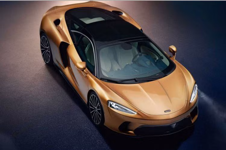 Giá xe McLaren GT 2020 bán ra khởi điểm từ 210.000 USD (tương đương khoảng 4,88 tỷ đồng), xe sẽ có mặt tại khắp các đại lý của McLaren trên toàn thế giới, dự kiến lô xe đầu tiên sẽ được giao đến khách hàng bắt đầu vào cuối năm nay. 