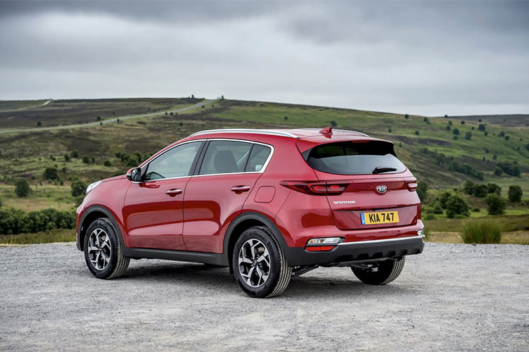 Ngoài ra, nhân kỷ niệm 25 năm ra đời dòng xe Sportage, Kia còn tung ra một phiên bản đặc biệt mang tên "Edition 25". Về kích thước tổng thể của phiên bản mới này không thay đổi nhiều so với thế hệ cũ, nhưng nó được làm mới khá nhiều ở các chi tiết cũng như tính năng và vận hành...