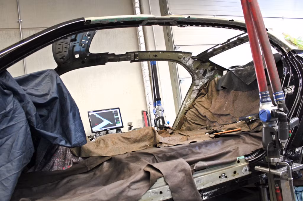 Các nhà phân tích cho rằng một chiếc Mulsanne Coupe sẽ giúp Bentley tăng khả năng cạnh tranh với Rolls-Royce Phantom Coupe. Tuy nhiên CEO hãng xe sang Anh quốc lại lo ngại việc chế tạo phiên bản hai cửa của Mulsanne vô tình sẽ dẫn tới sự cạnh tranh trực tiếp với đàn em Continental.