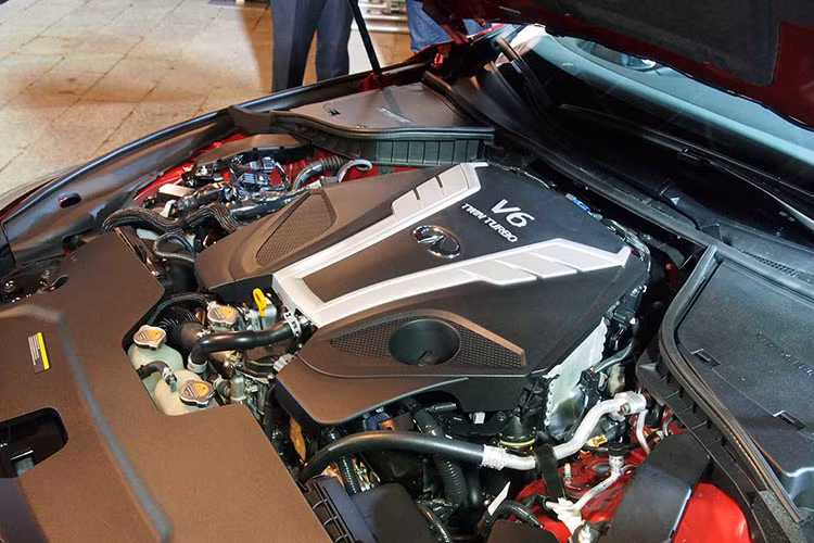 Theo đó, mức giá bán được đề xuất cho mẫu xe Q50 Red Sport 400 2016 từ 47.950 USD (khoảng 1,06 tỷ đồng) cho bản dẫn động cầu sau và 49.950 USD (khoảng 1,11 tỷ đồng) cho phiên bản sử dụng hệ dẫn động 4 bánh toàn thời gian.