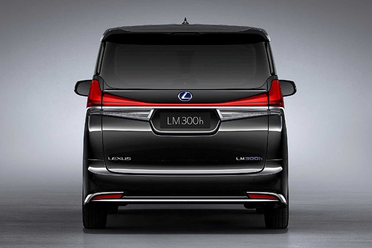 Xe minivan hạng sang Lexus LM mới có tổng cộng 02 phiên bản bao gồm: LM300h và LM350, trong đó phiên bản LM300h sử dụng động cơ xăng 4 xy-lanh dung tích 2.5L, và phiên bản LM350 lắp máy xăng V6 dung tích 3.5L hút khí tự nhiên (N/A).