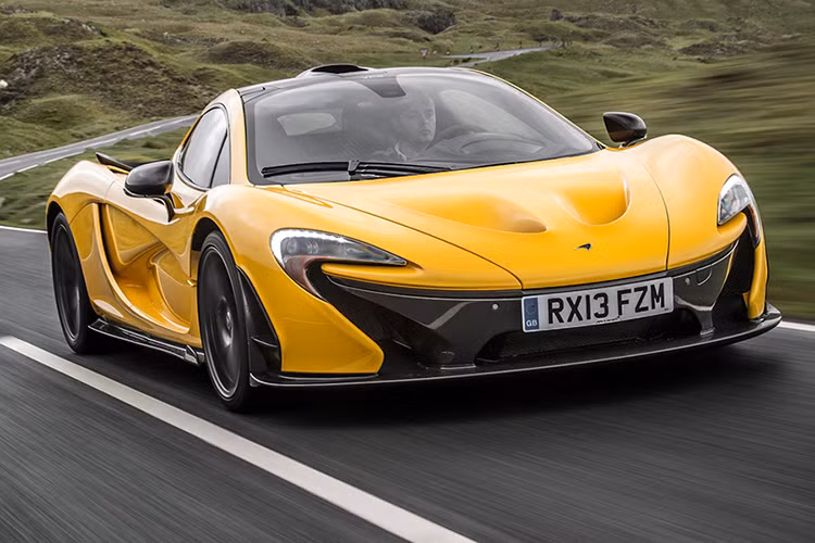 Giống như người tiền nhiệm McLaren F1, siêu xe McLaren P1 được đánh giá sẽ trở thành huyền thoại đương đại trong thế giới xe, chỉ có 375 siêu xe được xây dựng và nó được xem là hàng hiếm.