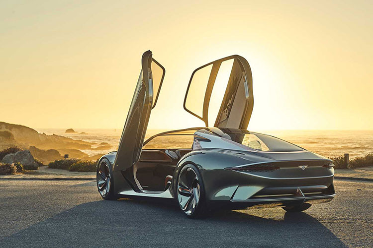 Nếu được "bật đèn xanh", mẫu xe mui trần đặc biệt nhà Bentley có thể sẽ chính thức trình làng vào năm 2021 với phong cách barchetta 2 chỗ, hứa hẹn sẽ "cường điệu hóa cảm giác lái".