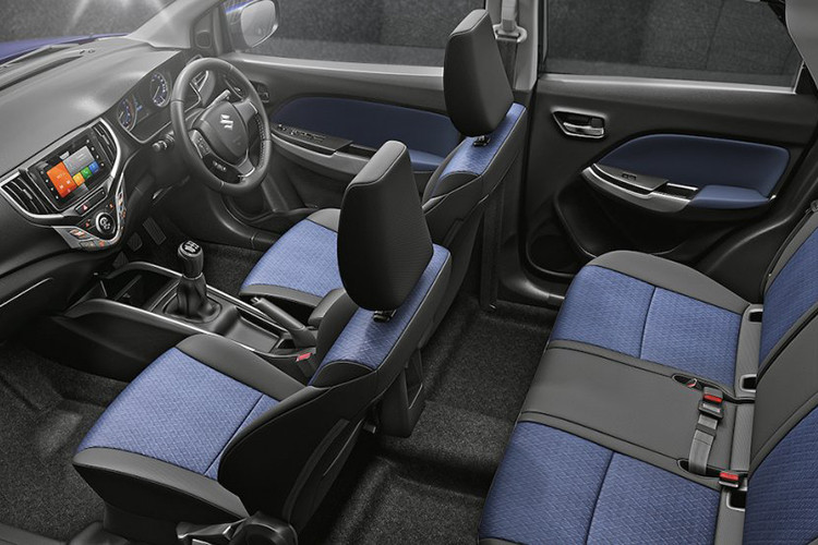 Đặc biệt, người lái có thể cá nhân hóa giao diện của màn hình cảm ứng 7 inch dành cho hệ thống thông tin giải trí Smartplay Studio. Chẳng những tăng trải nghiệm người dùng với các tính năng hỗ trợ đa phương tiện và định vị, màn hình này còn thông báo cho người lái về tình trạng của xe.