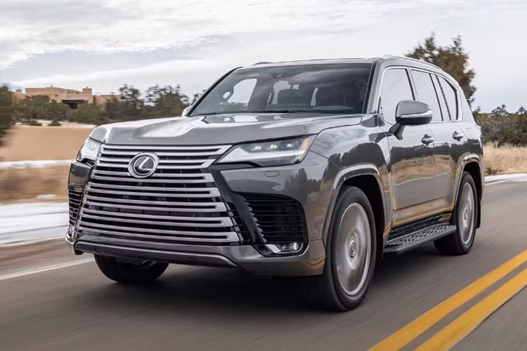 1,325 xe Toyota Land Cruiser 300 va Lexus LX600 tai Viet Nam loi hop so-Hinh-2