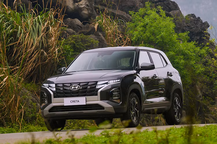 Doanh so ban xe Toyota Viet Nam dang thua ca Kia lan Hyundai-Hinh-3