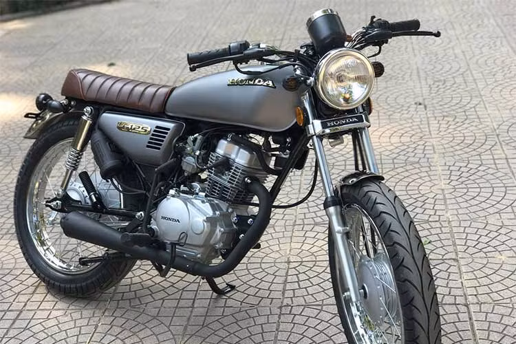 Đối với những dân chơi xe máy, những dòng xe côn tay dáng backbone như Suzuki GD110, SYM Wolf 125 hay môtô Honda CG125 mới là sự lựa chọn dễ chịu với tầm giá dưới 40 triệu đồng. Đây cũng là những mẫu xe dễ dàng "độ" lại theo dáng classic của dòng cafe racer hay tracker, hợp xu hướng chơi xe thời gian gần đây.