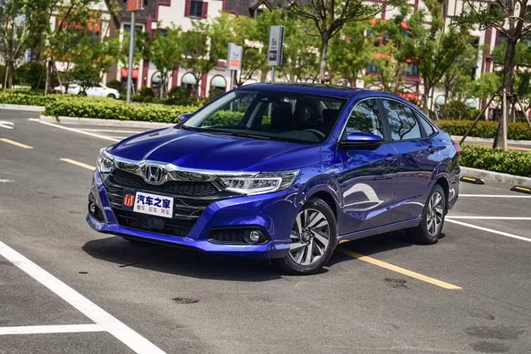 Cách đây 5 năm, liên doanh GAC-Honda đã chính thức trình làng mẫu sedan có tên Crider mới. Đến nay, liên doanh này tiếp tục ra mắt thế hệ thứ hai của dòng sedan này, mẫu xe Honda Crider 2019 được phát triển dựa trên cơ sở gầm bệ của "người anh em" Honda City.