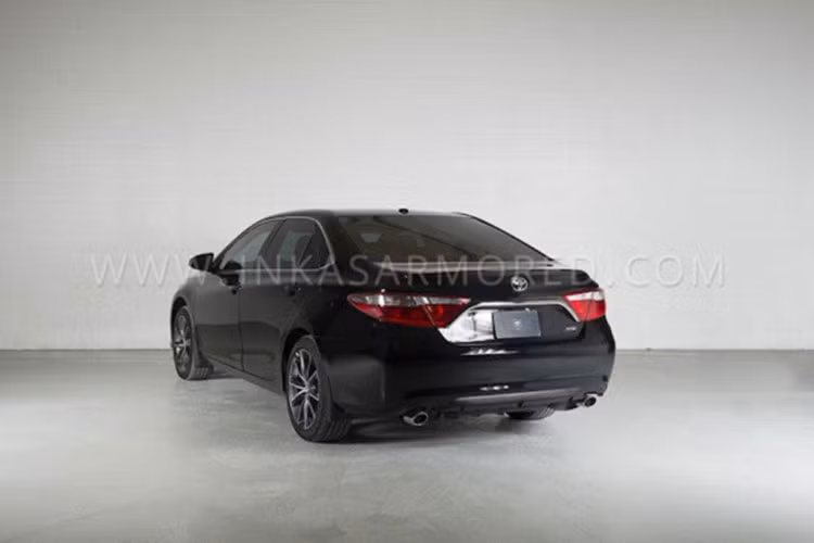 Theo Inkas, chiếc Camry XLE chống đạn độc đáo này được thiết kế để hướng tới các khách hàng cần một phương tiện với độ bảo vệ cao, không thu hút sự chú ý để sử dụng hàng ngày như một chiếc xe bình thường. Chiếc xe có khả năng chịu được đạn 7,62 mm từ súng trường, cũng như sức nổ từ 2 quả lựu đạn DM51.