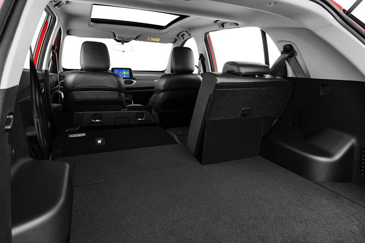 Thay đổi đáng chú ý nhất chính là việc thay thế hộp số sàn 5 cấp cũ bằng loại biến thiên liên tục CVT, hộp số vô cấp mới được ghép nối với động cơ hút khí tự nhiên 1.5 lít, cho ra mức công suất và mô-men xoắn mới. Hệ truyền động mới của xe sản sinh công suất 104 mã lực và mô-men xoắn cực đại 135Nm trong khoảng tua máy 3.600 - 5.200 vòng/phút. Trong khi đó, sự kết hợp trước đây cho 110 mã lực và 147Nm.