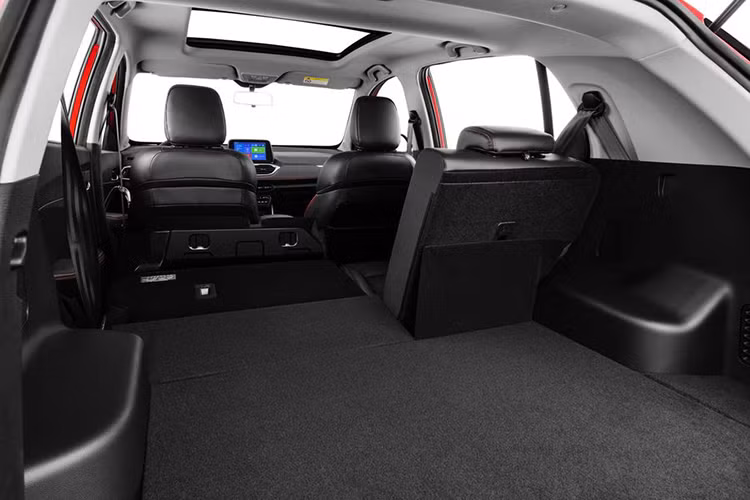 Thay đổi đáng chú ý nhất chính là việc thay thế hộp số sàn 5 cấp cũ bằng loại biến thiên liên tục CVT, hộp số vô cấp mới được ghép nối với động cơ hút khí tự nhiên 1.5 lít, cho ra mức công suất và mô-men xoắn mới. Hệ truyền động mới của xe sản sinh công suất 104 mã lực và mô-men xoắn cực đại 135Nm trong khoảng tua máy 3.600 - 5.200 vòng/phút. Trong khi đó, sự kết hợp trước đây cho 110 mã lực và 147Nm.