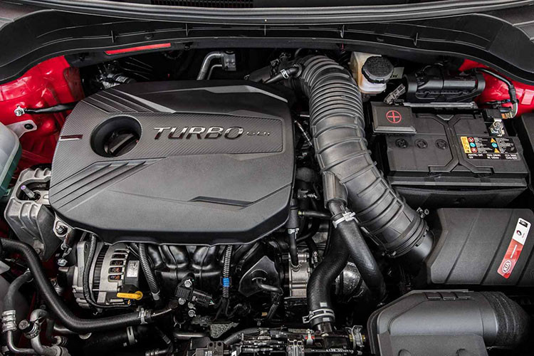 Cuối cùng là phiên bản GT-Line Turbo mới sử dụng động cơ bốn xi lanh dung tích 1.6L, sản sinh công suất 201 mã lực, cùng hộp số tự động ly hợp kép. Nếu thêm trang thiết bị, giá của mẫu xe này lên tới 30.825 USD (khoảng 714 triệu đồng).