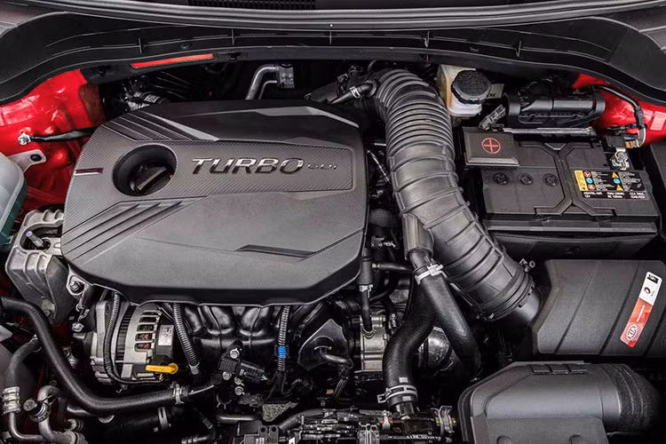 Cuối cùng là phiên bản GT-Line Turbo mới sử dụng động cơ bốn xi lanh dung tích 1.6L, sản sinh công suất 201 mã lực, cùng hộp số tự động ly hợp kép. Nếu thêm trang thiết bị, giá của mẫu xe này lên tới 30.825 USD (khoảng 714 triệu đồng).