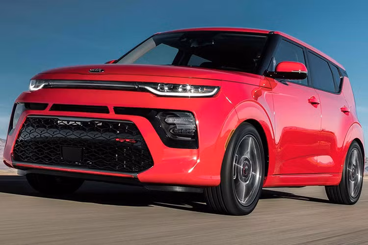 Sau khi được giới thiệu lần đầu tiên tại Triển lãm ô tô Los Angeles cuối năm ngoái, đến nay Kia Motors America (KMA) đã công bố giá bán cho Kia Soul 2020 mới - thế hệ thứ 3 cuả dòng xe này. Xe được bán ra với các phiên bản gồm: LX, S, X-Line, EX, GT-Line và GT-Line Turbo