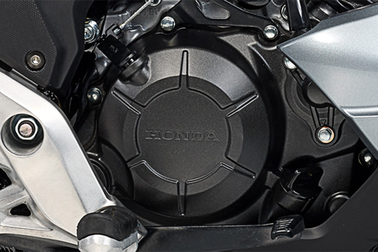 Phiên bản mới tiếp tục được trang bị khối động cơ với hệ thống phun xăng điện tử PGM-FI 150cc 4 kỳ xi lanh đơn kết hợp cùng hộp số 6 cấp, cam đôi DOHC 4 van làm mát bằng dung dịch, sản sinh công suất tối đa 11,5 kW tại 9.000 vòng/phút, mô-men xoắn cực đại 13,5 Nm tại 6.500 vòng/phút.