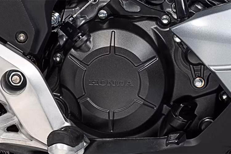 Phiên bản mới tiếp tục được trang bị khối động cơ với hệ thống phun xăng điện tử PGM-FI 150cc 4 kỳ xi lanh đơn kết hợp cùng hộp số 6 cấp, cam đôi DOHC 4 van làm mát bằng dung dịch, sản sinh công suất tối đa 11,5 kW tại 9.000 vòng/phút, mô-men xoắn cực đại 13,5 Nm tại 6.500 vòng/phút.