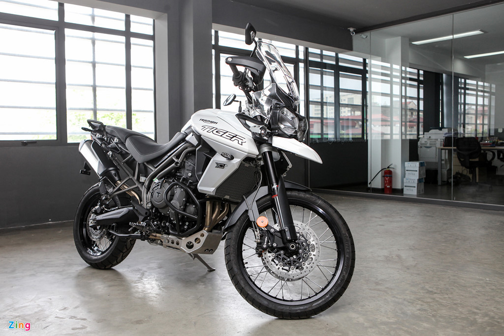 Trước đó, Triumph Tiger 2018 đã có mặt tại thị trường Malaysia với giá bán trong khoảng từ 407 triệu đồng đến 437 triệu đồng. Hiện nay, giá bán chính thức cho Triumph Tiger 800 XCA 2018 tại thị trường Việt Nam vẫn chưa được công bố.