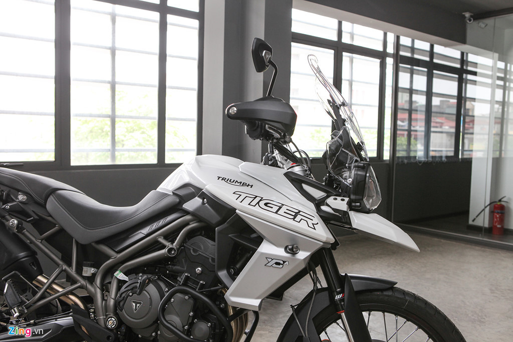 Xe có 6 chế độ lái gồm: Road/Off­road/Offroad Pro/Sport/Track/Rider-Customisable. Đặc biệt, trên phiên bản 2018 này, Triumph lần đầu tiên trang bị cho xe chế độ lái Offroad Pro.