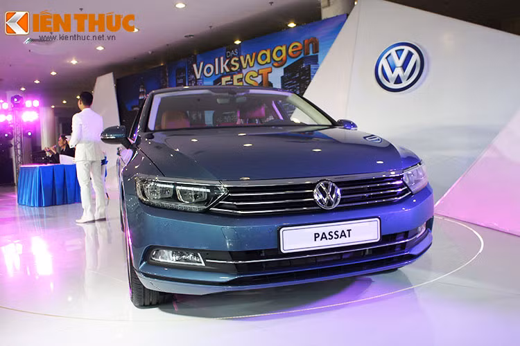 DAS Volkswagen Fest 2016 khai màn bằng việc ra mắt mẫu sedan cỡ trung Volkswagen Passat mới thế hệ thứ 8. Passat hoàn toàn mới ra mắt tại Việt Nam là mẫu xe ra mắt toàn cầu tại Triển lãm ôtô Paris tháng 10/2014, và bắt đầu được bán trên toàn châu Âu từ năm 2015.