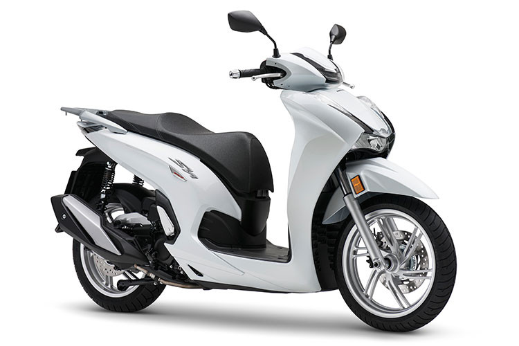 Hệ thống ống xả cũng có thiết kế hoàn toàn mới, với một ống dẫn thẳng thay vì cong như trên 300 và một ống giảm thanh gồm hai buồng thay vì ba. Ngoài ra, xe cũng sử dụng cấu trúc trục cân bằng giúp giảm rung lắc không mong muốn do động cơ tạo ra. Động cơ của SH350i cũng được thiết kế hướng tới tiêu chuẩn khí thải Euro4*. 