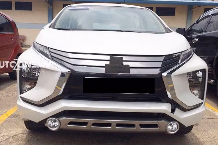 Mitsubishi Xpander tại thị trường Indonesia có tới 4 phiên bản và có giá bán từ 321 – 427 triệu đồng. Chính vì vậy, nhiều người tiêu dùng trong nước kỳ vọng, nhờ vào việc giảm thuế nhập khẩu xuống 0%, xe sẽ có giá bán dưới 400 triệu đồng cho phiên bản rẻ nhất tại Việt Nam.