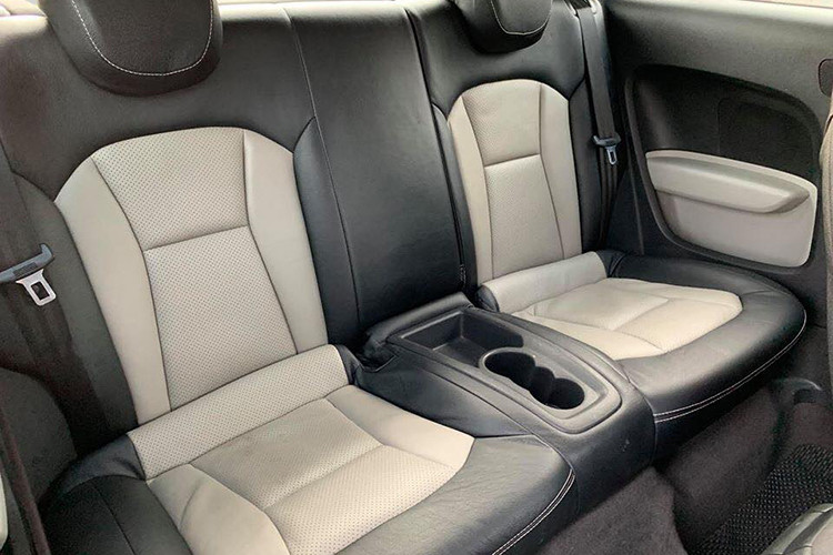 Dù được đánh giá "lành" hơn so với Mercedes-Benz hay BMW, nhưng Audi vẫn vướng phải rào cản chi phí sử dụng cao đặc trưng của xe châu Âu. Nhiều người dùng còn phàn nàn về chuyện dòng Audi A1 thường gặp tình trạng lỗi hộp số. Nếu không may gặp lỗi nặng, chủ nhân có khi tiêu tốn đến 40-50 triệu đồng.