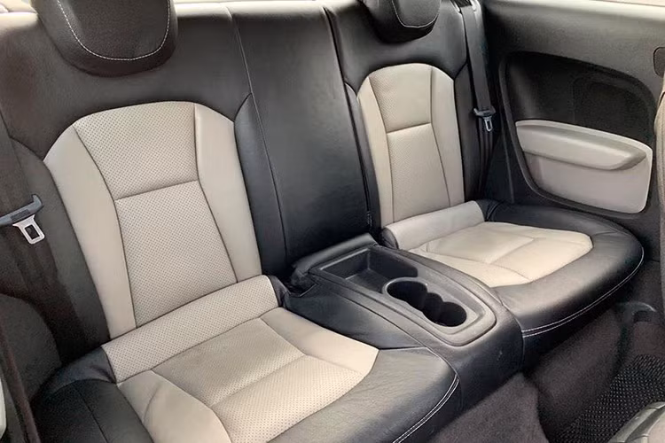 Dù được đánh giá "lành" hơn so với Mercedes-Benz hay BMW, nhưng Audi vẫn vướng phải rào cản chi phí sử dụng cao đặc trưng của xe châu Âu. Nhiều người dùng còn phàn nàn về chuyện dòng Audi A1 thường gặp tình trạng lỗi hộp số. Nếu không may gặp lỗi nặng, chủ nhân có khi tiêu tốn đến 40-50 triệu đồng.