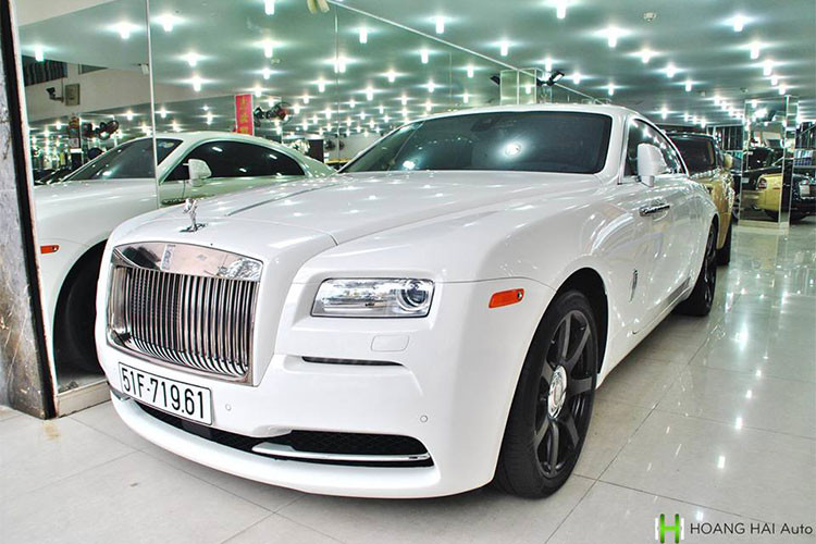 Siêu xe sang Rolls-Royce Wraith này thuộc đời 2013. Lúc được Đặng Lê Nguyên Vũ bán lại, chiếc xe siêu sang này đã lăn bánh quãng đường dài 13.700 miles, tương đương 22.048 km. Hiện chưa rõ mức giá giao dịch giữa Chủ tịch Trung Nguyên và công ty nhập khẩu tư nhân quận 5.