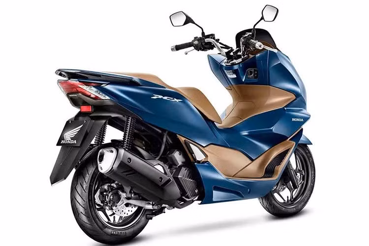 Cung cấp sức mạnh cho Honda PCX 160 2023 là động cơ làm mát bằng dung dịch xi-lanh đơn, tạo ra công suất 16 mã lực và 14 Nm mô-men xoắn. Khối động cơ trên PCX 160 được liên kết với hộp số vô cấp CVT. Động cơ PCX 160 có tỉ số nén 12:1, hơn phiên bản cũ, công suất tăng và lực kéo cũng mạnh hơn so với thế hệ PCX 150.