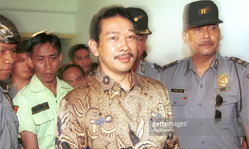 Tommy Suharto, con trai của cựu tổng thống Suharto bị nghi ngờ dùng máy bay trực thăng để đi du lịch trong thời gian thi hành án tù. Ảnh: Getty.