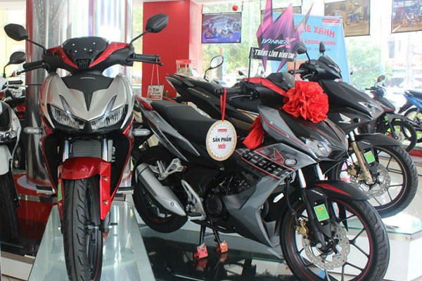 Doanh so xe may Honda nam 2020 sut giam, Yamaha tru vung-Hinh-3