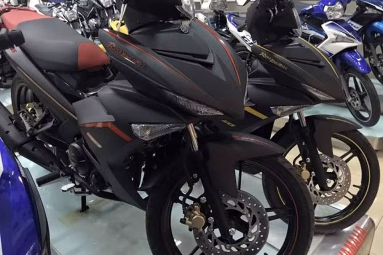 Động cơ xylanh đơn của Yamaha Exciter 150 cho công suất tối đa 15,4 mã lực ở vòng tua 8.500 v/p và mô-men xoắn cực đại đạt 13,8Nm ở 7.000 v/p. Bộ phận làm mát bằng dung dịch. Xe sở hữu côn tay - hộp số 5 cấp.