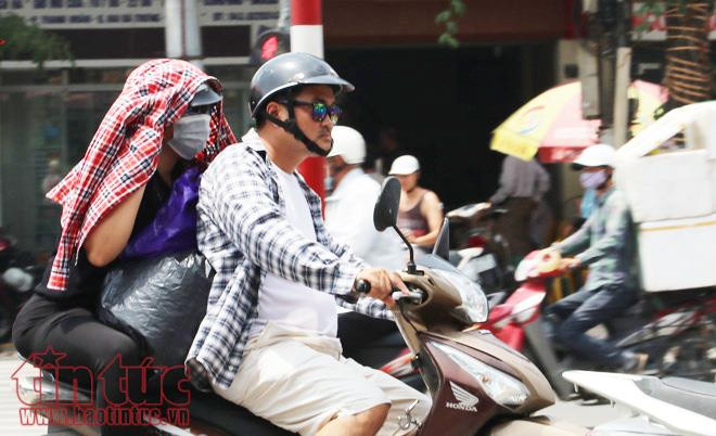 Do ảnh hưởng của rìa Đông Nam vùng áp thấp nóng phía Tây với đới gió Tây Nam gây hiệu ứng phơn, nên hôm nay (22/6), nắng nóng tiếp tục xuất hiện trên diện rộng ở khu vực đồng bằng, trung du Bắc Bộ và các tỉnh ven biển Trung Bộ.