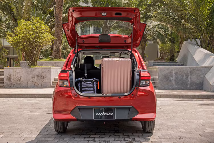 Toyota Wigo 2023 vua ra mat Viet Nam da giam gia, tim doanh so-Hinh-3