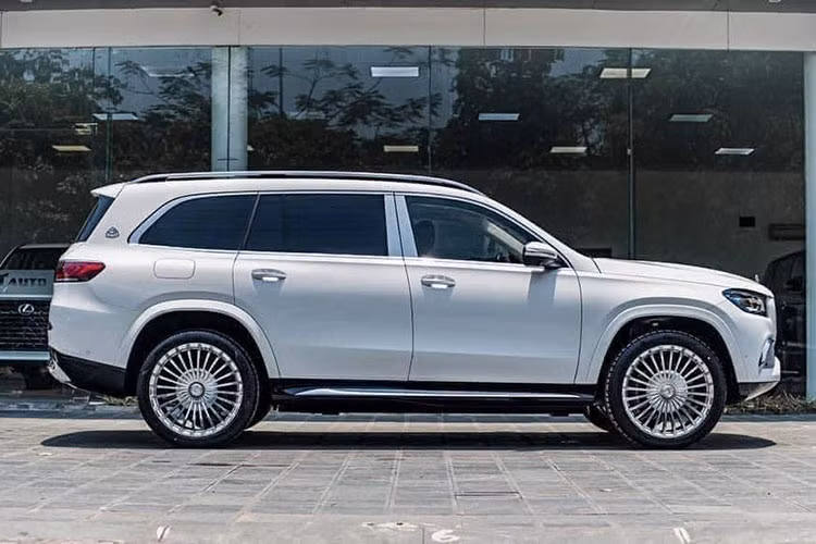 Mercedes-Maybach GLS 600 được đại gia Việt chọn mua sẽ có động cơ xăng V8, tăng áp kép, dung tích 4.0 lít, kết hợp hệ thống mild hybrid EQ Boost 48 V tạo ra công suất tối đa 558 mã lực tại tua máy 6.000 - 6.500 vòng/phút và mô-men xoắn cực đại 730 Nm tại tua máy từ 2.500 - 5.000 vòng/phút.