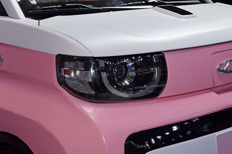 Thông tin từ Chery công bố cho biết, đây là phiên bản thuộc dòng Chery QQ Ice Cream 170km, thiết kế và nội thất cũng như hệ truyền động giữ nguyên với các bản đang bán ra trên thị trường, khác biệt nằm ở màu sơn và giá xe rất tốt.