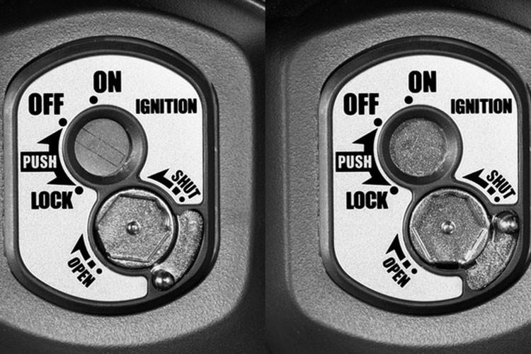 Về các tiện ích, xe được trang bị ổ khóa đa năng 3 trong 1 tích hợp khóa điện, khóa cổ và khóa từ cùng hệ thống đèn chiếu sáng phía trước luôn sáng.