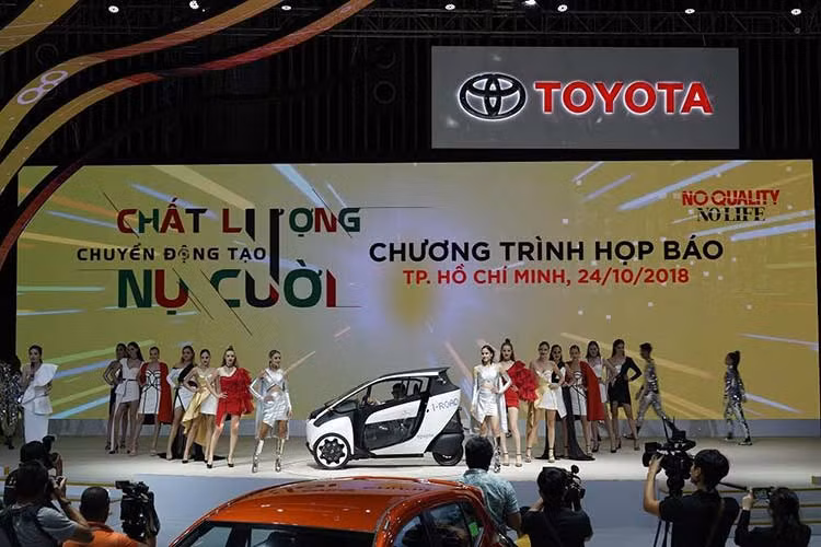 Kể từ những ngày đầu thành lập, TMV luôn cam kết mang đến những sản phẩm và dịch vụ tốt nhất tới khách hàng, đồng thời đóng góp hơn nữa vì sự phát triển của ngành công nghiệp ôtô Việt Nam và xã hội. Theo định hướng đó, tại Triển lãm năm nay, công ty muốn truyền tải thông điệp - “Chuyển động tiên phong vì cuộc sống tươi đẹp hơn”.