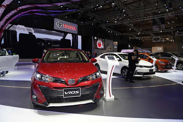 Cuối cùng là “Cam kết đóng góp vào sự phát triển bền vững của ngành công nghiệp ôtô Việt Nam”. Xuyên suốt hơn 23 năm góp mặt tại thị trường Việt, Toyota luôn cam kết thúc đẩy sản xuất trong nước, tăng cường nội địa hóa, hỗ trợ đẩy mạnh ngành công nghiệp phụ trợ và ngành công nghiệp ôtô.