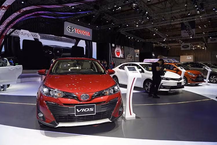 Cuối cùng là “Cam kết đóng góp vào sự phát triển bền vững của ngành công nghiệp ôtô Việt Nam”. Xuyên suốt hơn 23 năm góp mặt tại thị trường Việt, Toyota luôn cam kết thúc đẩy sản xuất trong nước, tăng cường nội địa hóa, hỗ trợ đẩy mạnh ngành công nghiệp phụ trợ và ngành công nghiệp ôtô.