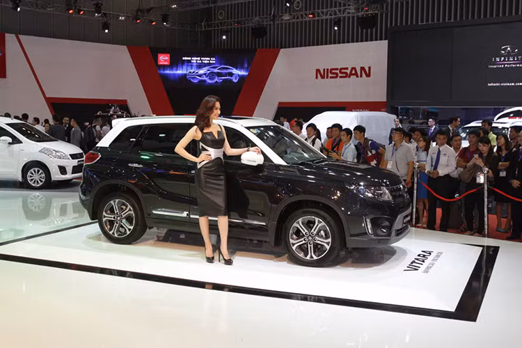 Ngoài ra gian hàng của Việt Nam Suzuki còn có sự hiện diện của các mẫu xe thể hiện tính cá nhân hóa cho chủ sở hữu xe như mẫu Swift – "Đơn Giản Mà Đẹp".