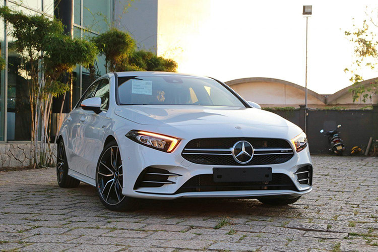 Mercedes-Benz Viet Nam giam gia xe sang den 130 trieu 