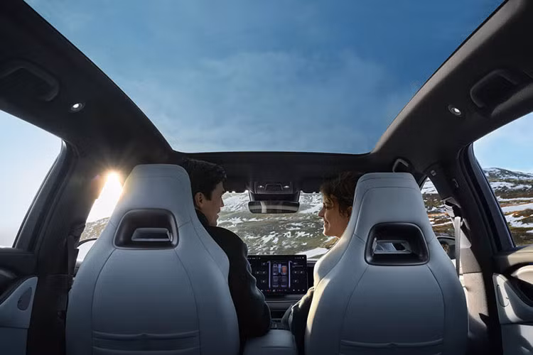 Đáng chú ý, Sealion 07 DM-i còn hỗ trợ kết nối và điều khiển drone qua ứng dụng riêng trên xe, đây là một tính năng được phát triển chung với hãng DJI, cho phép thực hiện các tác vụ như cất cánh, theo dõi và quay về tự động.