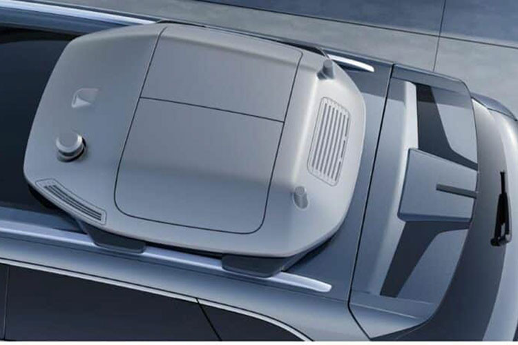 Sealion 07 DM-i được xây dựng trên nền tảng DM-i thế hệ thứ 5, kết hợp động cơ xăng 1.5T tăng áp, công suất 154hp kết hợp với mô tơ điện mạnh 200kW ở cầu trước. Tổng phạm vi hoạt động kết hợp lên tới 1.320km, trong đó phạm vi thuần điện đạt 150km theo chuẩn CLTC. 