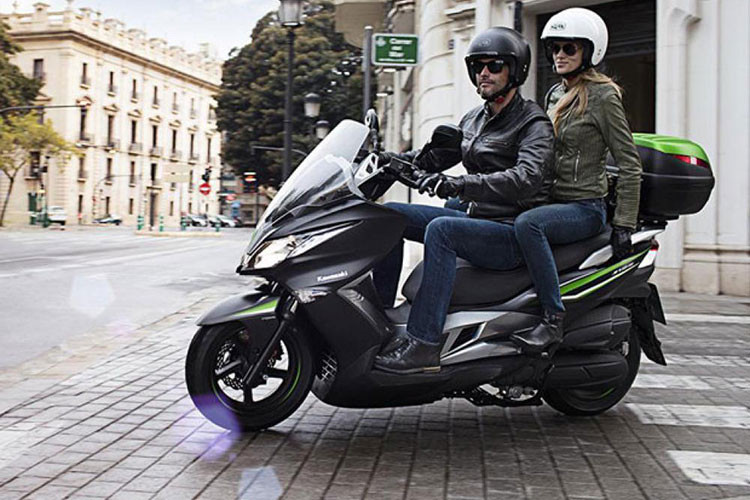 Từ nay cho đến hết năm 2021, Kawasaki và Kymco sẽ phải nghiên cứu một khối động cơ mới cho J125, khi khối động cơ hiện tại đã không còn đáp ứng chuẩn khí thải Euro 5.