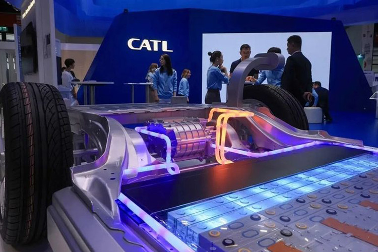 CATL gioi thieu loai pin oto moi, sac 10 phut di duoc 600 km