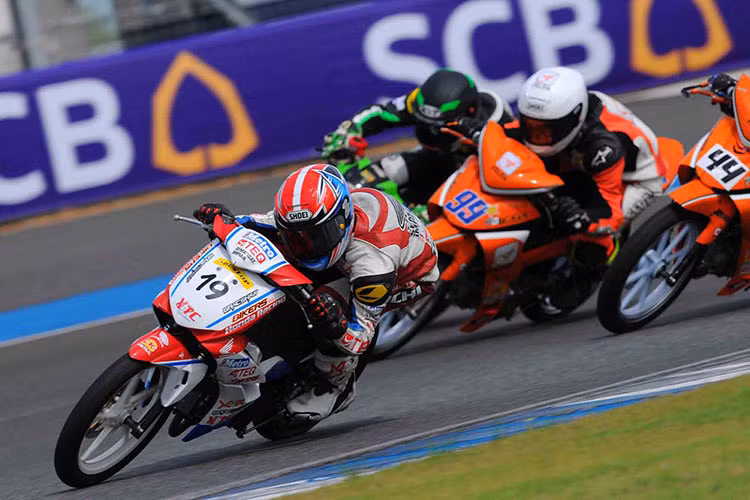 Tại giải đấu này, ngoài Underbone 130cc Bùi Duy Thông còn được ban tổ chức đặc cách cho phép ghi tên tham gia thi đấu ở hạng mục Asia Dream Cup với loại xe 250cc do màn trình diễn đầy ấn tượng và thể hiện được tiềm năng lớn tại vòng 6 giải đua ARRC vừa qua.